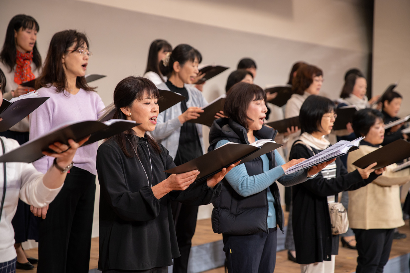 Rehearsal of women's chorus concert